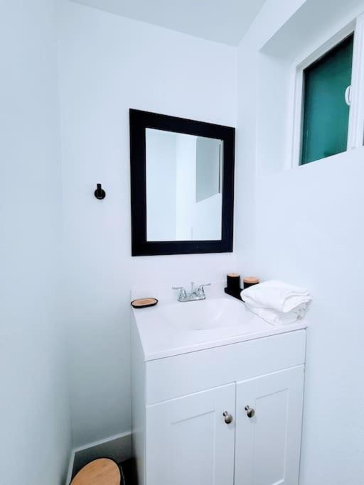 Phoenix Retreat - Studio With King Bed - 10 Min From Airp - Unit C Exteriör bild